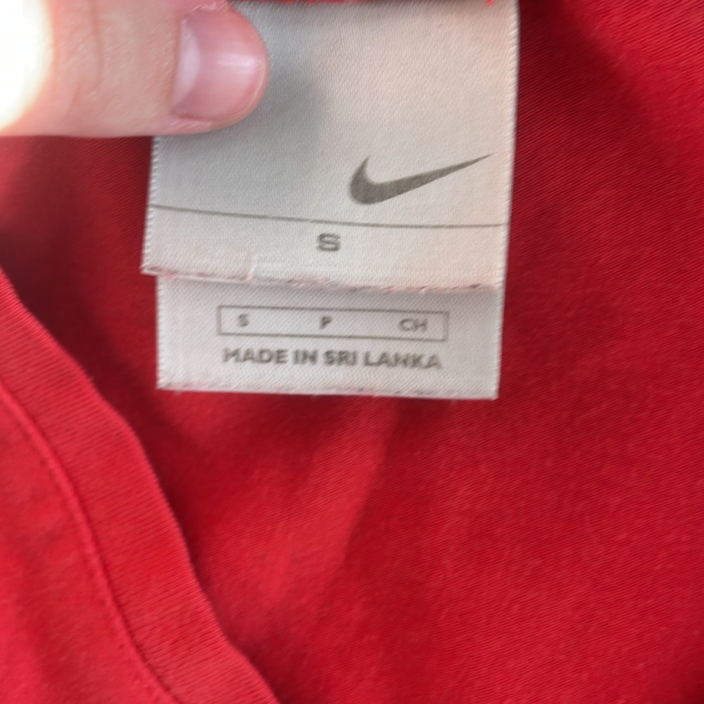Red Nike tank top - Picture 3 of 3